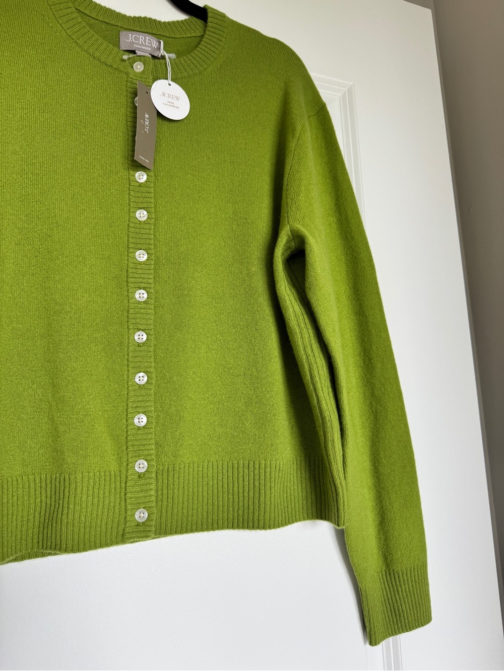 NWT! J. CREW Women's Perfect Cashmere Cardigan in August Peridot, Size Medium M - Picture 2 of 13